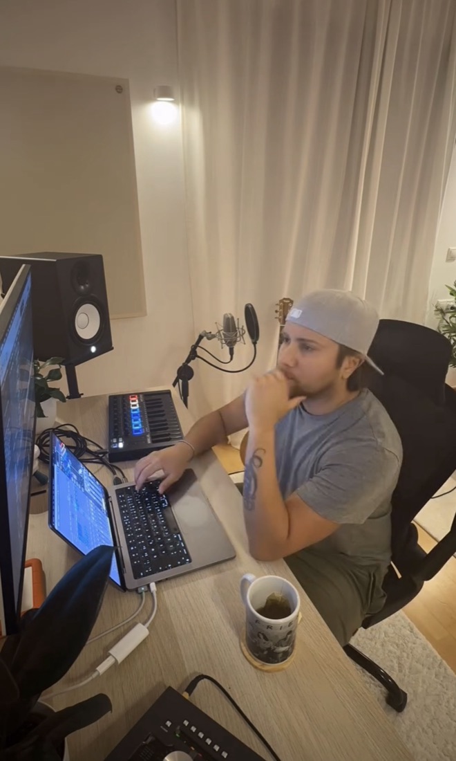 Leon Gabriel producing music at the computer